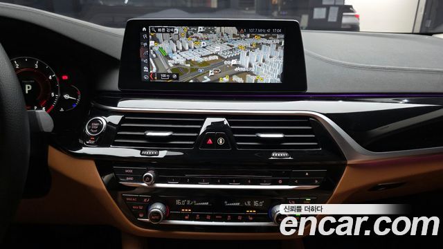 BMW 5 Series (G30) 520d Luxury Special Edition 2018 — фото 15