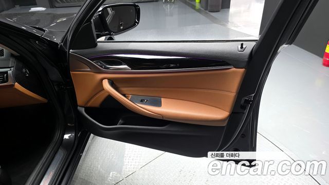 BMW 5 Series (G30) 520d Luxury Special Edition 2018 — фото 24