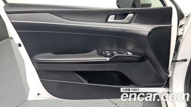 Kia K5 (III) 2.0 LPi(Rent) Prestige 2024 — фото 24