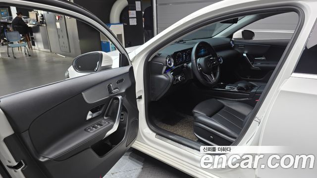 Mercedes-Benz A-Class (W177) A220 Sedan 2020 — фото 10
