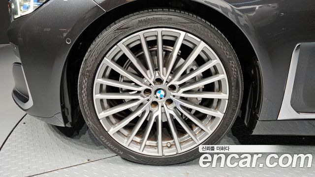 BMW 7 Series (G11) 740i Design Pure Excellence 2021 — фото 5