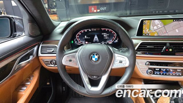BMW 7 Series (G11) 740i Design Pure Excellence 2021 — фото 13