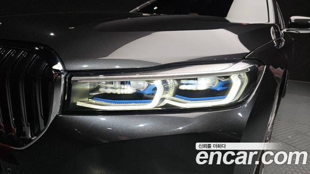 BMW 7 Series (G11) 740i Design Pure Excellence 2021 — фото 22