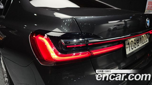 BMW 7 Series (G11) 740i Design Pure Excellence 2021 — фото 23