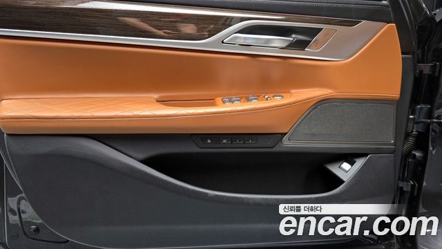 BMW 7 Series (G11) 740i Design Pure Excellence 2021 — фото 24