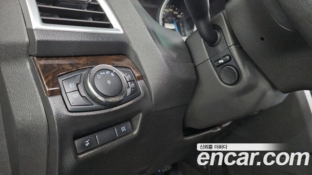 Ford Explorer 3.5 Limited 4WD 5th 2015 — фото 19
