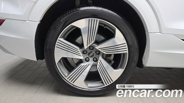 Audi e-tron 55 Quattro Sportback 2022 — фото 5