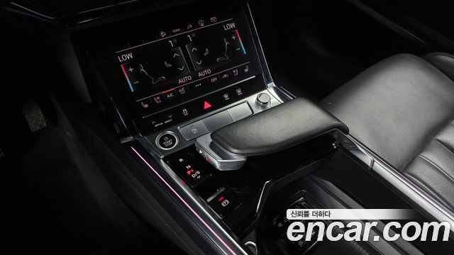 Audi e-tron 55 Quattro Sportback 2022 — фото 9