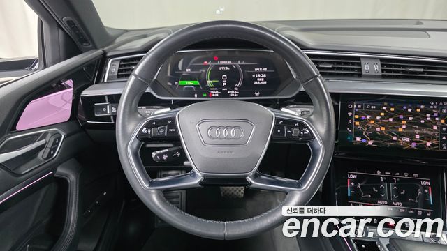 Audi e-tron 55 Quattro Sportback 2022 — фото 13