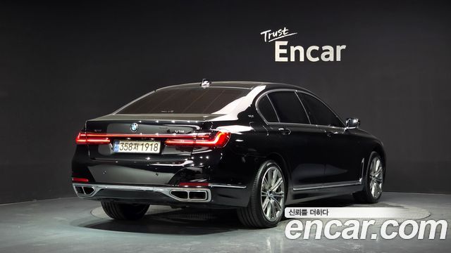 BMW 7 Series (G11) M760Li xDrive V12 Excellence 2020 — фото 2