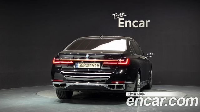 BMW 7 Series (G11) M760Li xDrive V12 Excellence 2020 — фото 4