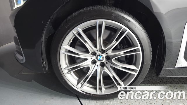 BMW 7 Series (G11) M760Li xDrive V12 Excellence 2020 — фото 5