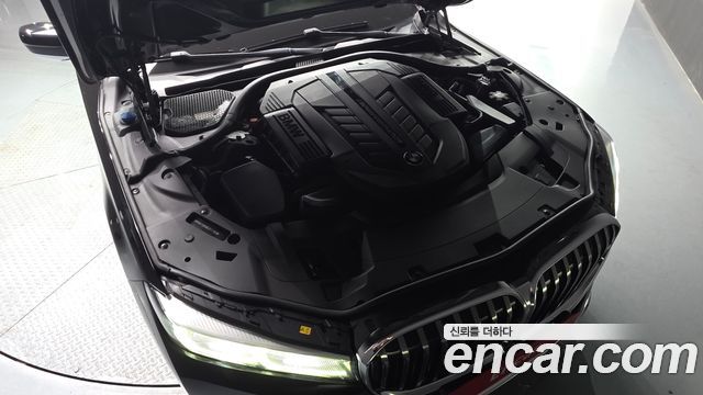 BMW 7 Series (G11) M760Li xDrive V12 Excellence 2020 — фото 6