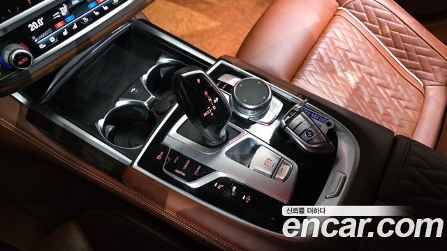 BMW 7 Series (G11) M760Li xDrive V12 Excellence 2020 — фото 9