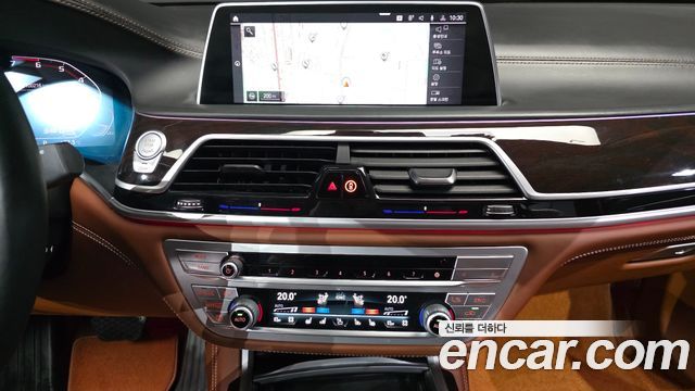 BMW 7 Series (G11) M760Li xDrive V12 Excellence 2020 — фото 12