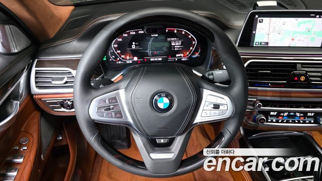 BMW 7 Series (G11) M760Li xDrive V12 Excellence 2020 — фото 13