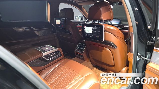 BMW 7 Series (G11) M760Li xDrive V12 Excellence 2020 — фото 19