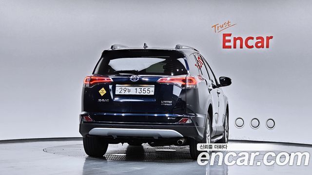 Toyota RAV4 2.5 4WD Hybrid 4th 2018 — фото 4