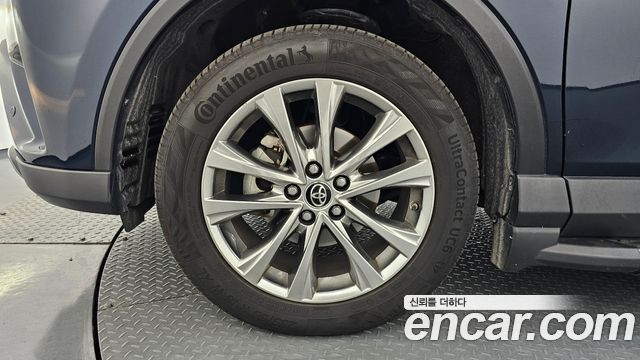 Toyota RAV4 2.5 4WD Hybrid 4th 2018 — фото 5