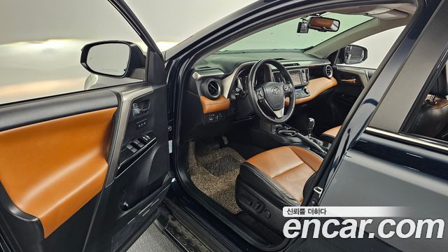 Toyota RAV4 2.5 4WD Hybrid 4th 2018 — фото 10