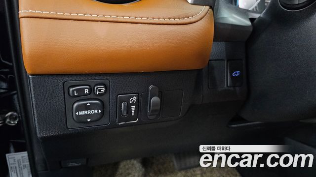 Toyota RAV4 2.5 4WD Hybrid 4th 2018 — фото 20