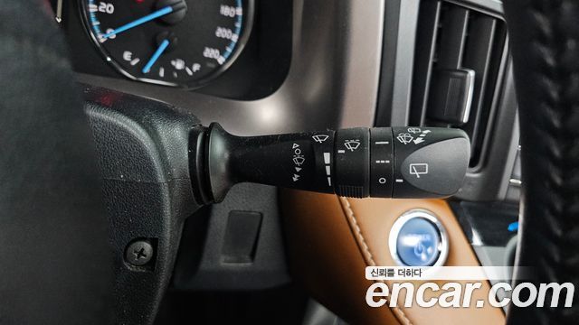 Toyota RAV4 2.5 4WD Hybrid 4th 2018 — фото 28