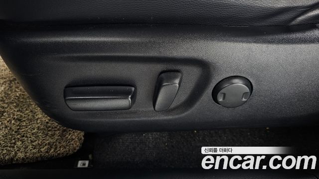 Toyota RAV4 2.5 4WD Hybrid 4th 2018 — фото 32