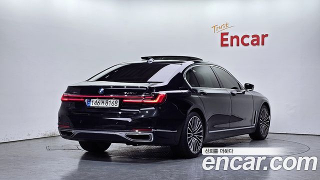 BMW 7 Series (G11) 740Li xDrive Design Pure Excellence 2021 — фото 2