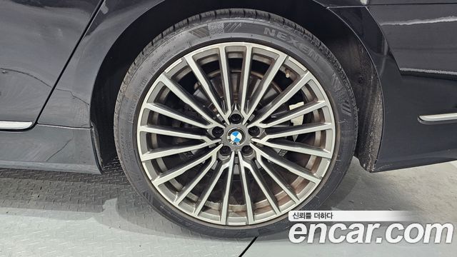 BMW 7 Series (G11) 740Li xDrive Design Pure Excellence 2021 — фото 5