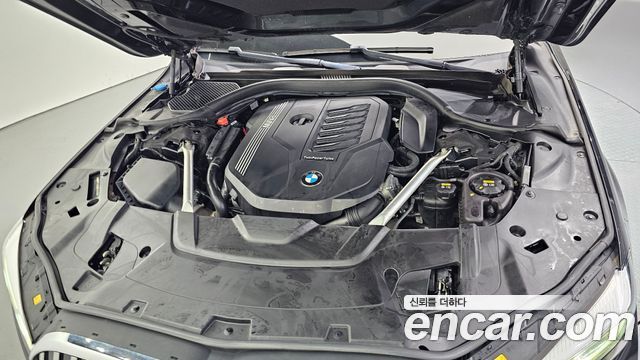 BMW 7 Series (G11) 740Li xDrive Design Pure Excellence 2021 — фото 6