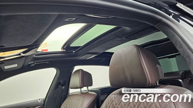 BMW 7 Series (G11) 740Li xDrive Design Pure Excellence 2021 — фото 23