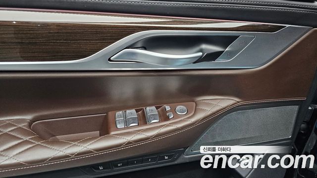 BMW 7 Series (G11) 740Li xDrive Design Pure Excellence 2021 — фото 33