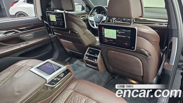 BMW 7 Series (G11) 740Li xDrive Design Pure Excellence 2021 — фото 35