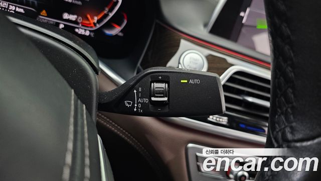 BMW 7 Series (G11) 740Li xDrive Design Pure Excellence 2021 — фото 36