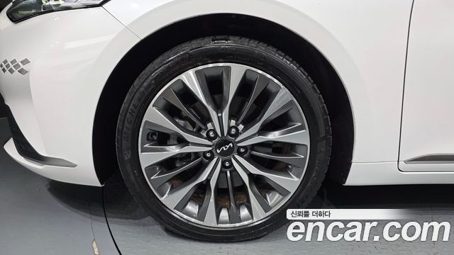 Kia K8 2.5 Gasoline 2WD Noblesse 2022 — фото 5