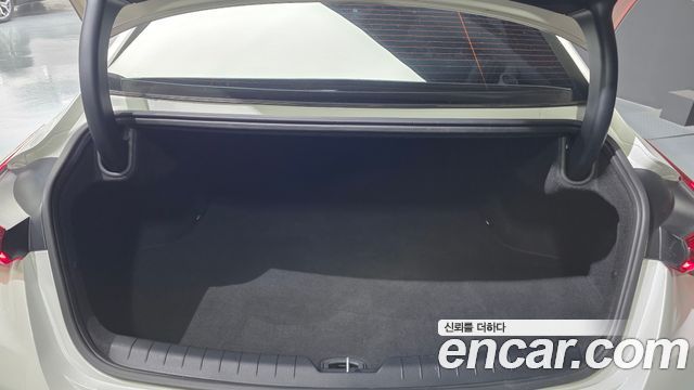 Kia K8 2.5 Gasoline 2WD Noblesse 2022 — фото 17