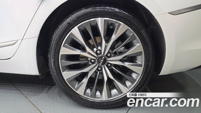 Kia K8 2.5 Gasoline 2WD Noblesse 2022 — фото 21