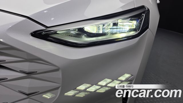 Kia K8 2.5 Gasoline 2WD Noblesse 2022 — фото 22