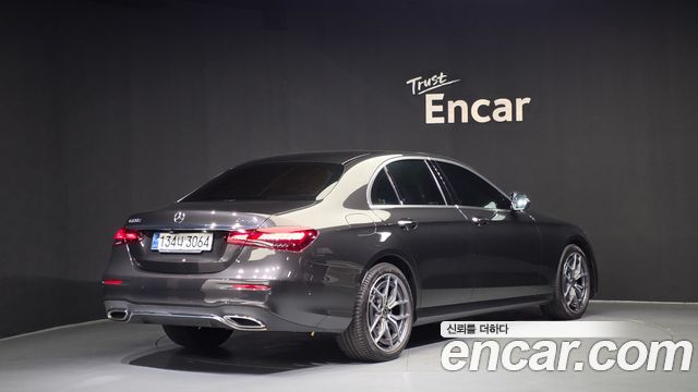 Mercedes-Benz E-Class (W213) E220d 4MATIC AMG Line 2021 — фото 2