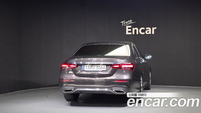 Mercedes-Benz E-Class (W213) E220d 4MATIC AMG Line 2021 — фото 4