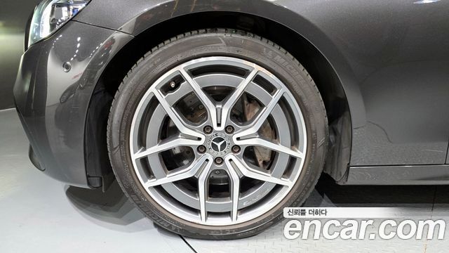 Mercedes-Benz E-Class (W213) E220d 4MATIC AMG Line 2021 — фото 5