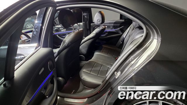 Mercedes-Benz E-Class (W213) E220d 4MATIC AMG Line 2021 — фото 11