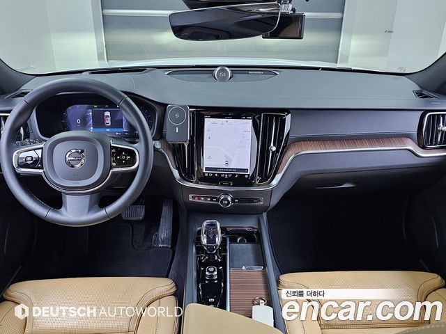 Volvo V60 Cross Country (II) B5 Ultimate AWD 2023 — фото 7