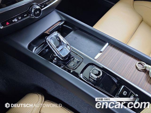 Volvo V60 Cross Country (II) B5 Ultimate AWD 2023 — фото 9