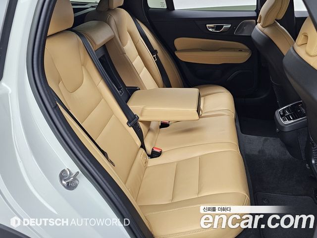Volvo V60 Cross Country (II) B5 Ultimate AWD 2023 — фото 16