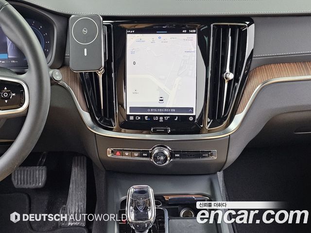Volvo V60 Cross Country (II) B5 Ultimate AWD 2023 — фото 18