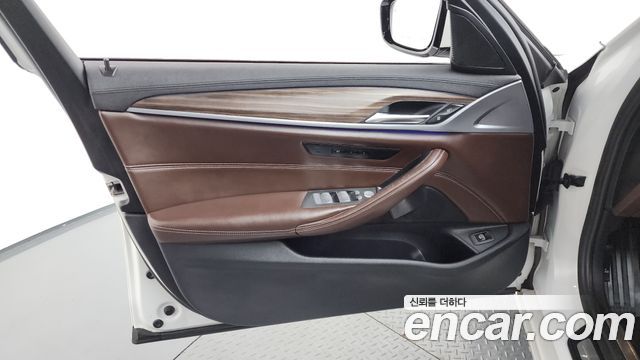 BMW 5 Series (G30) 530i xDrive Luxury Plus 2019 — фото 30