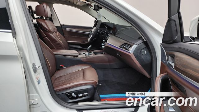 BMW 5 Series (G30) 530i xDrive Luxury Plus 2019 — фото 32