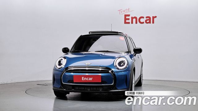 MINI Cooper 5-Door Classic Plus 3rd 2022 — фото 3