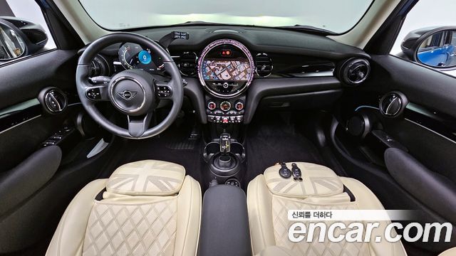 MINI Cooper 5-Door Classic Plus 3rd 2022 — фото 7